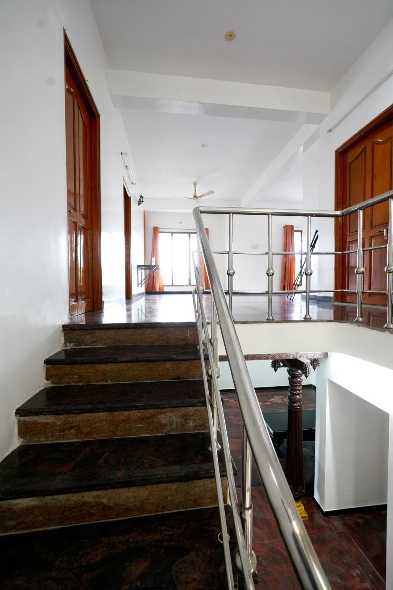 Villa Bay Minaret - Lavish 4bhk House At Ecr Uthandi
